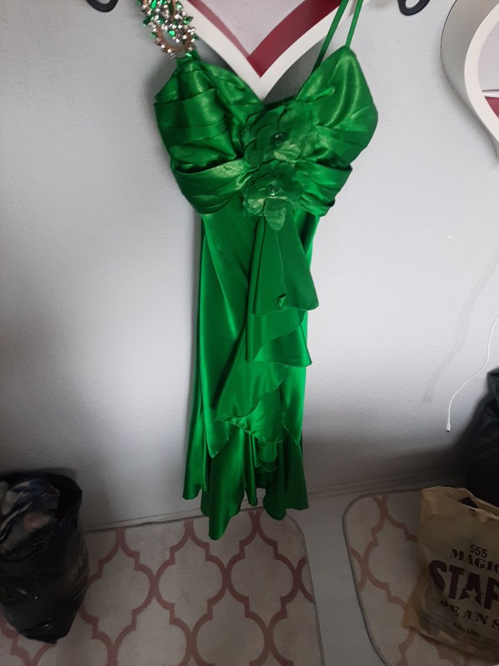 Drapeli Parlak Yeşil Uzun Abiye Elbise - Görsel 2