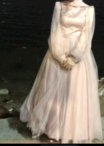 Uzun Beyaz Drapeli Kadın Elbise - Görsel 3