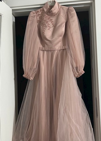 Beyaz Uzun Kollu Drapeli Uzun Elbise - Görsel 2