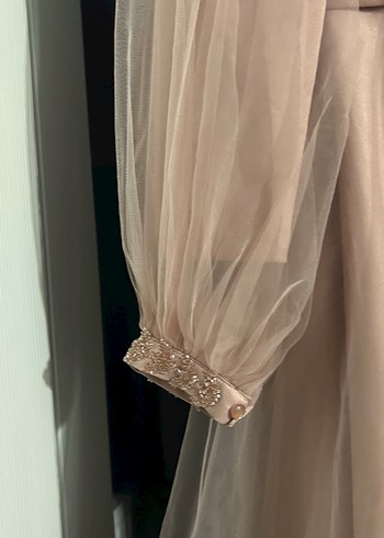 Beyaz Uzun Kollu Drapeli Uzun Elbise - Görsel 3