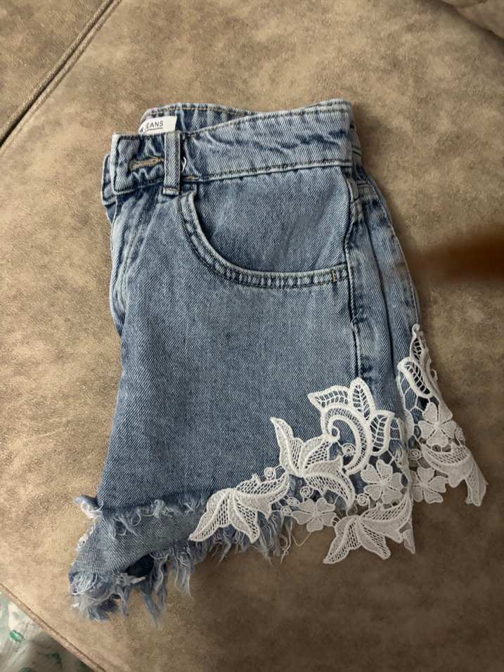 Dantel Detaylı Kadın Kot Şort - Görsel 5