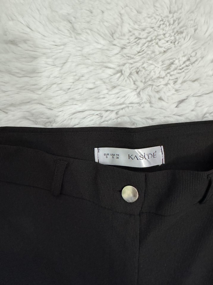 Siyah Kadın İspanyol Paça Likralı Kumaş Pantolon - Görsel 3