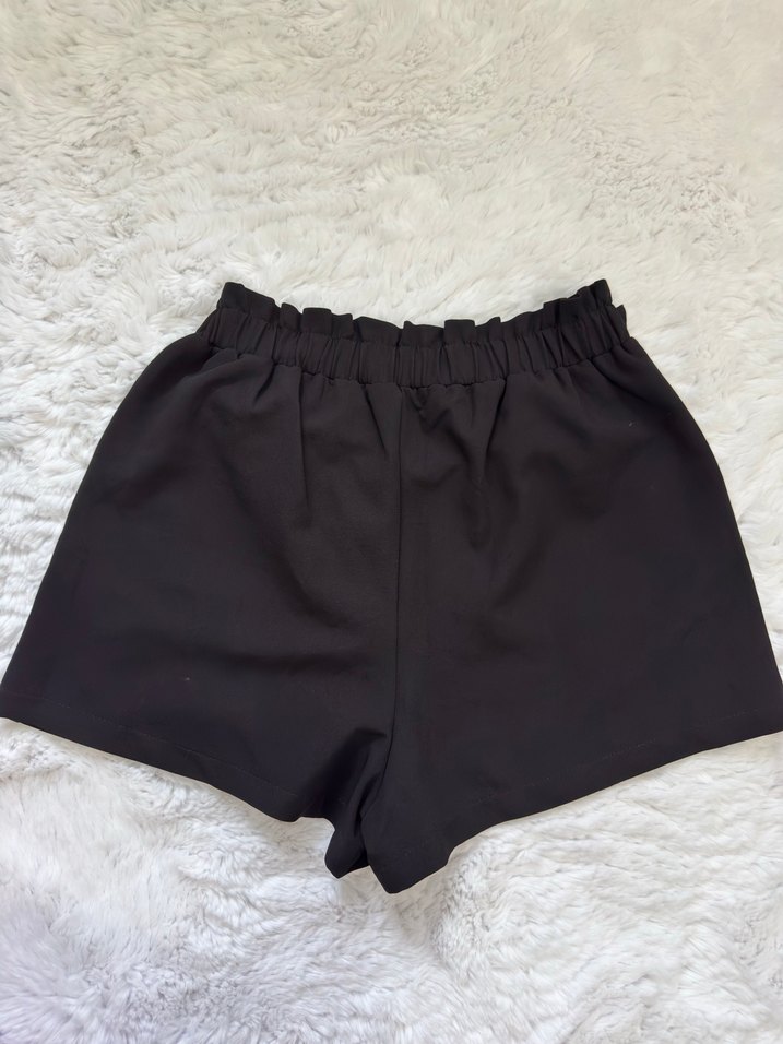 Kadın Karol Siyah Kemer Detaylı Mini Şort - Görsel 4