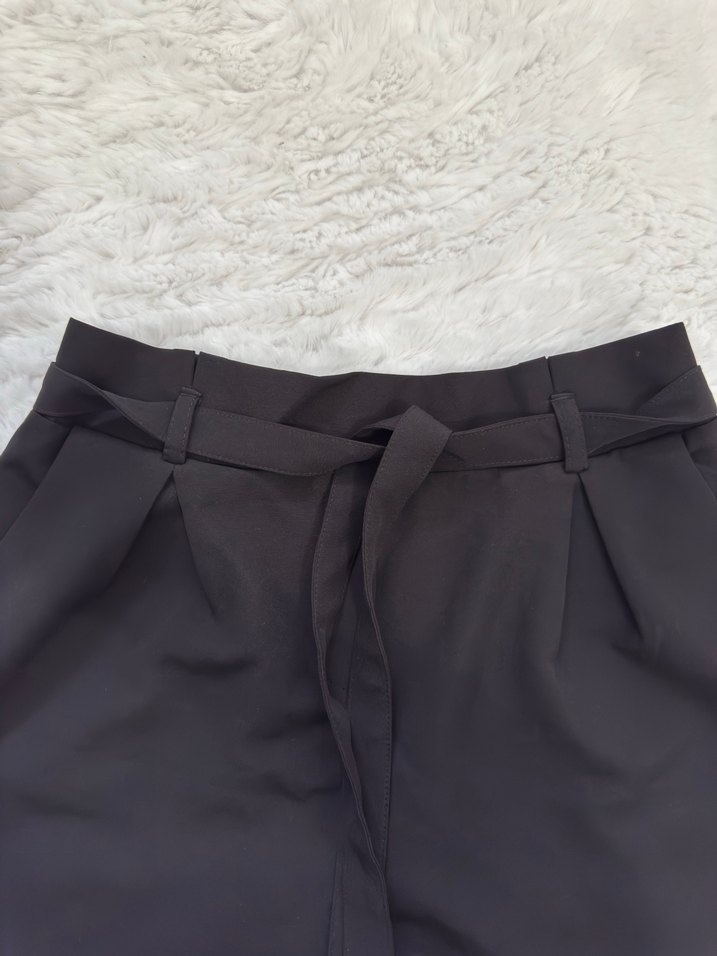 Kadın Karol Siyah Kemer Detaylı Mini Şort - Görsel 2