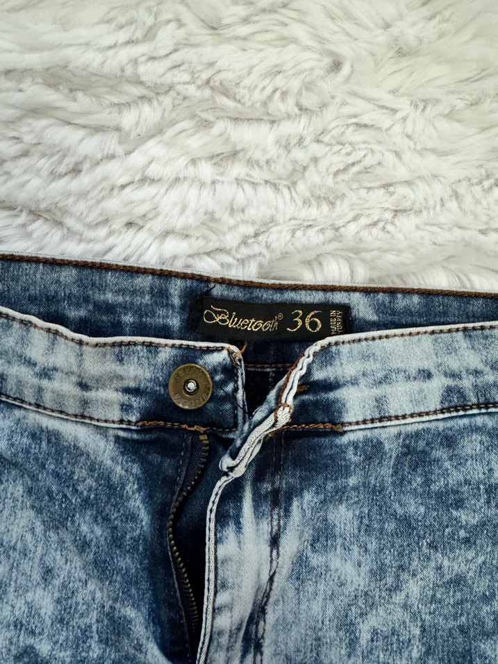 Kadın Mavi Batik Desenli Mini Kot Şort - Görsel 4