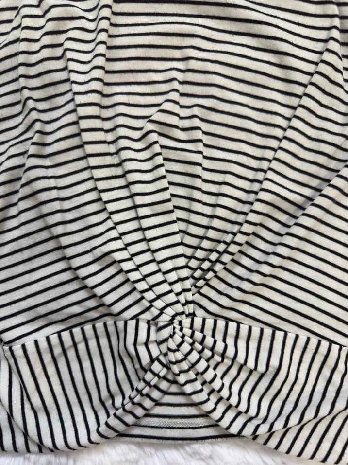 Siyah Çizgili Beyaz Kısa Kollu Tshirt - Görsel 2