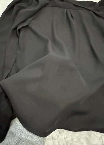 Siyah V Yaka Uzun Kollu İnce Kadın Gömlek - Görsel 3