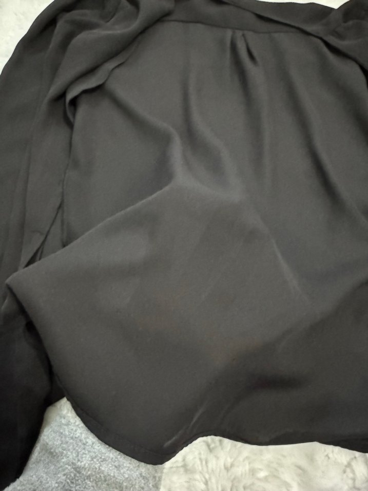 Siyah V Yaka Uzun Kollu İnce Kadın Gömlek - Görsel 3