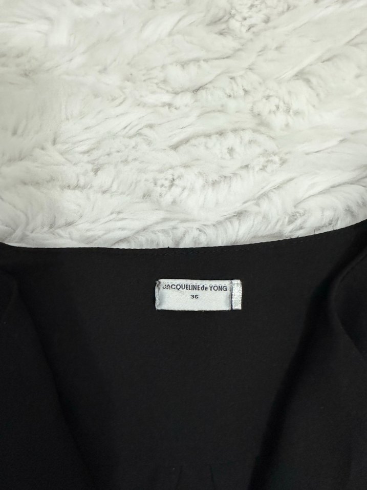 Siyah V Yaka Uzun Kollu İnce Kadın Gömlek - Görsel 4