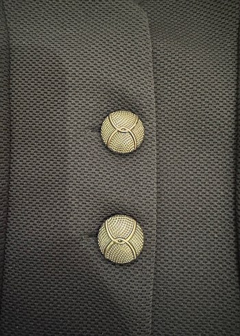 Düğmeli Kısa Siyah Kadın Blazer - Görsel 3