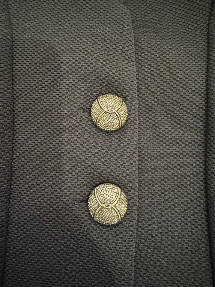 Düğmeli Kısa Siyah Kadın Blazer - Görsel 3