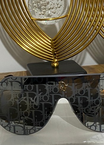 Parisli Tarzı Gri Gold Tokalı Kadın Güneş Gözlüğü - Görsel 3