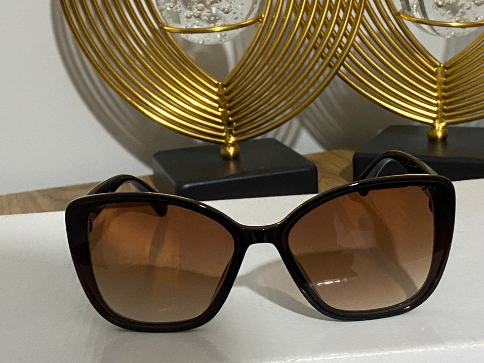 Kahverengi Tokalı Klasik Kadın Güneş Gözlüğü - Görsel 3