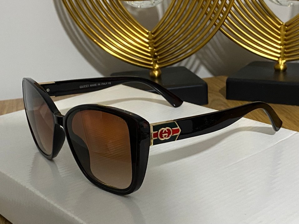 Kahverengi Tokalı Klasik Kadın Güneş Gözlüğü - Görsel 2