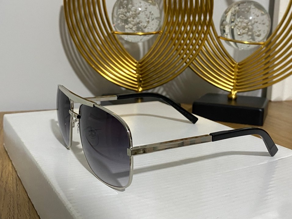 Şeffaf Gri Kadın Güneş Gözlüğü - Görsel 2