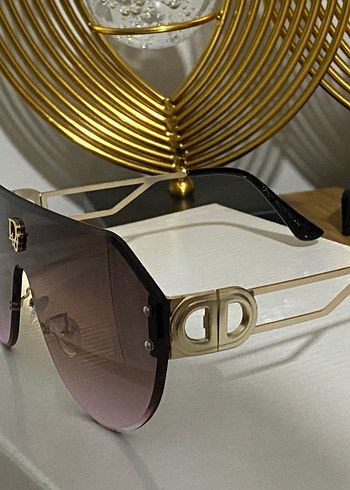 Altın Renk Transparan Kadın Güneş Gözlüğü - Görsel 2