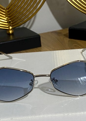 Miu Miu Şeffaf Mavi Gri Kadın Gözlük - Görsel 3