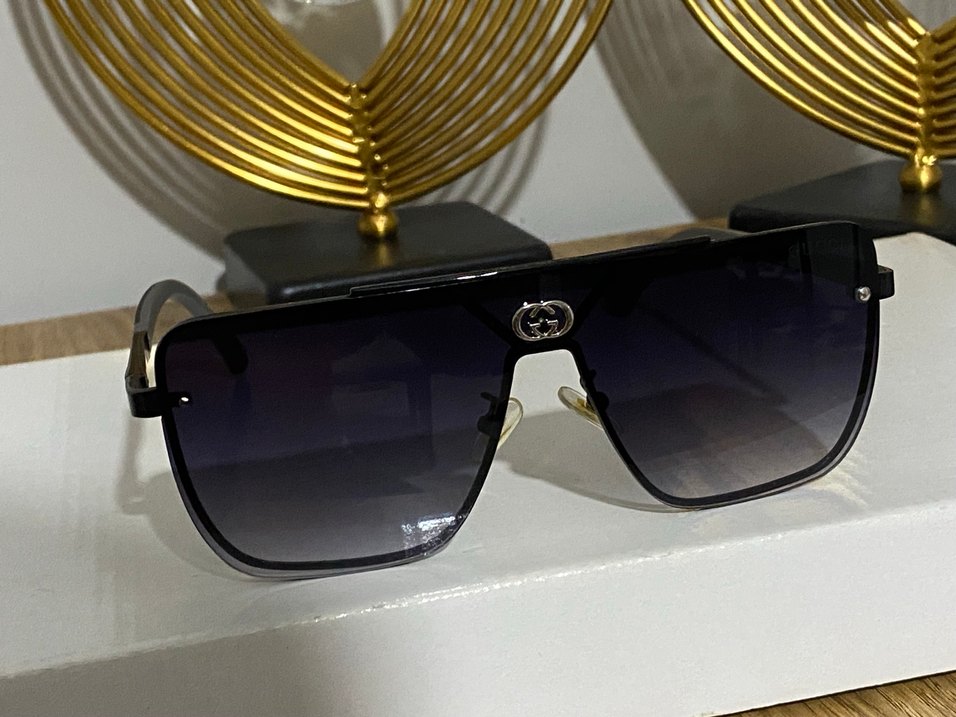 Klasik Siyah Gucci logolu güneş gözlüğü - Görsel 3