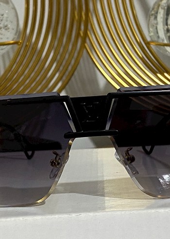 Şeffaf Siyah Kadın Gözlüğü - Görsel 3