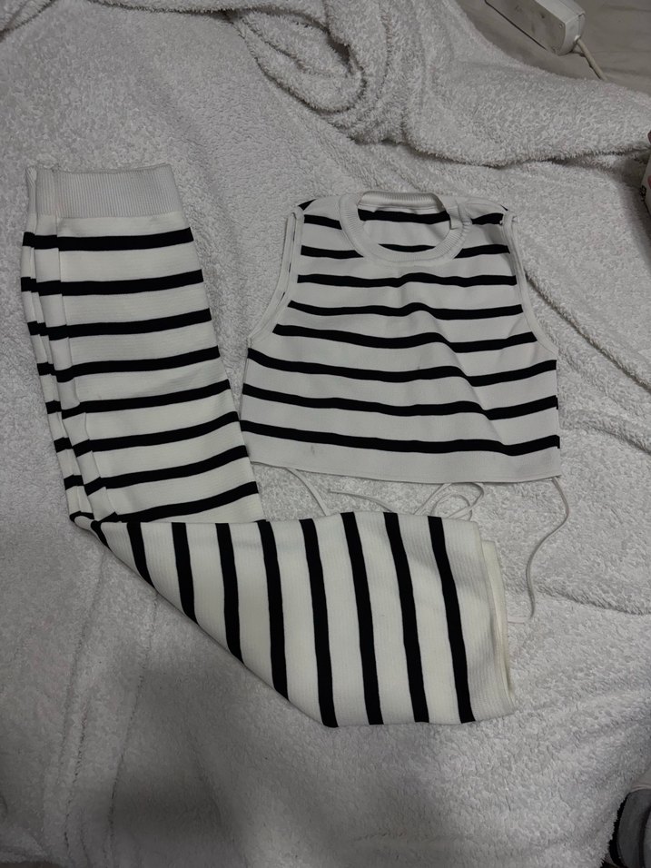 Çizgili Kolsuz Triko Elbise - Görsel 2