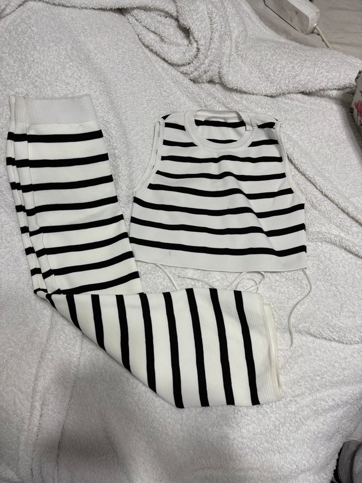 Çizgili Kolsuz Triko Elbise - Görsel 5