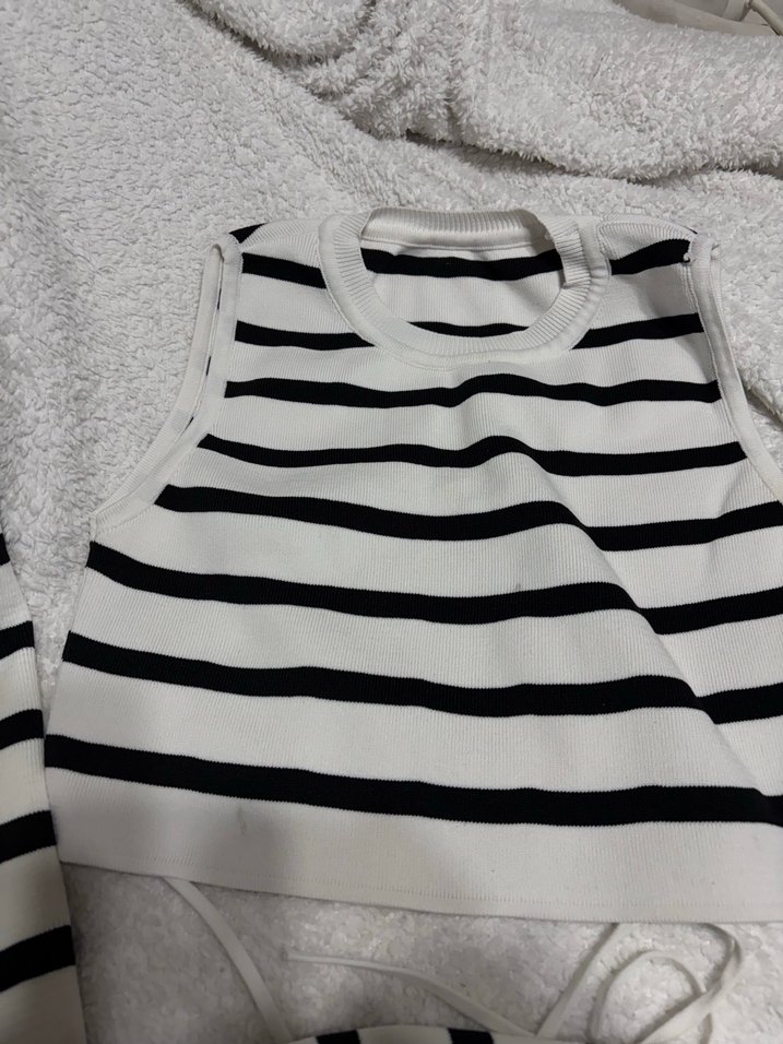 Çizgili Kolsuz Triko Elbise - Görsel 4