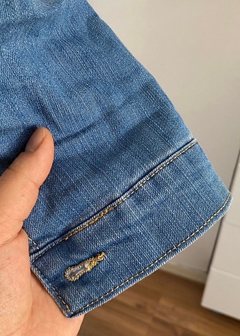 Düğmeli Fit Kesim Kadın Kot Ceket - Görsel 5