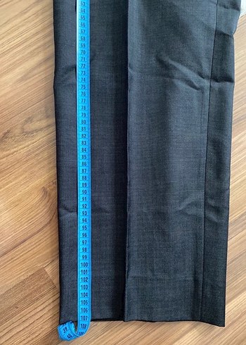 Gri Düğmeli Erkek Takım Elbise - Görsel 4