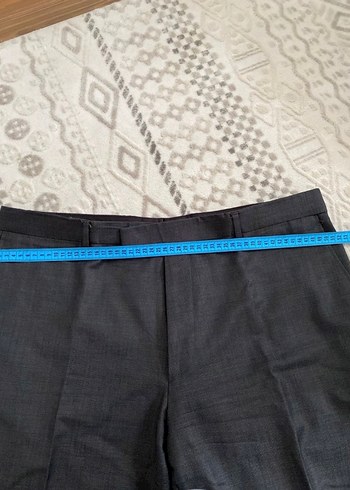 Gri Düğmeli Erkek Takım Elbise - Görsel 3