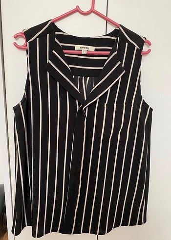 Çizgili V Yaka Kolsuz Kadın Gömlek - Görsel 2