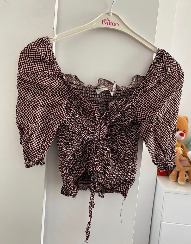 Desenli V Yaka Bluz crop - Görsel 2