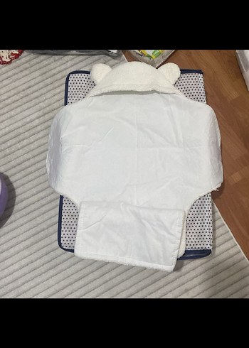 Beyaz Bebek Battaniyesi Kulaklı - Görsel 2