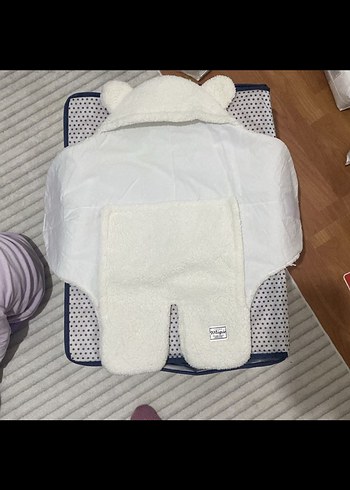 Beyaz Bebek Battaniyesi Kulaklı - Görsel 3