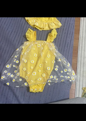 Sarı Nakışlı Fırfırlı Kız Elbisesi - Görsel 4