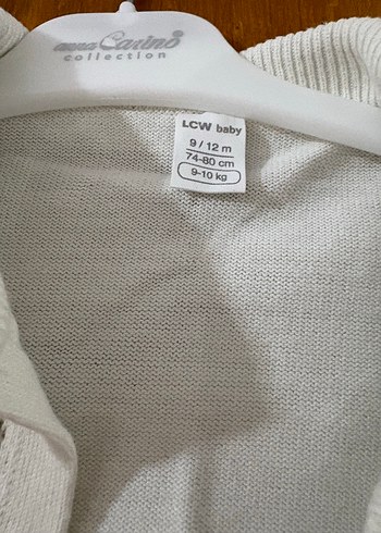 Beyaz Nakışlı Düğmeli Kız Bebek Hırka - Görsel 4