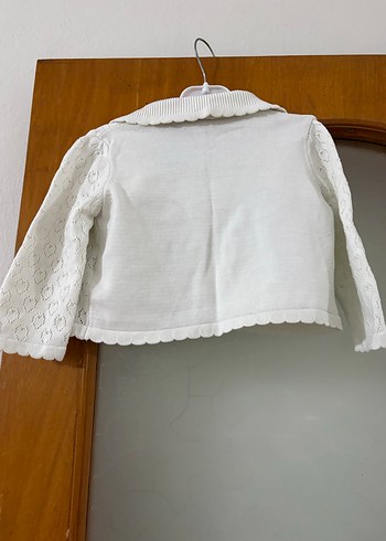 Beyaz Nakışlı Düğmeli Kız Bebek Hırka - Görsel 5