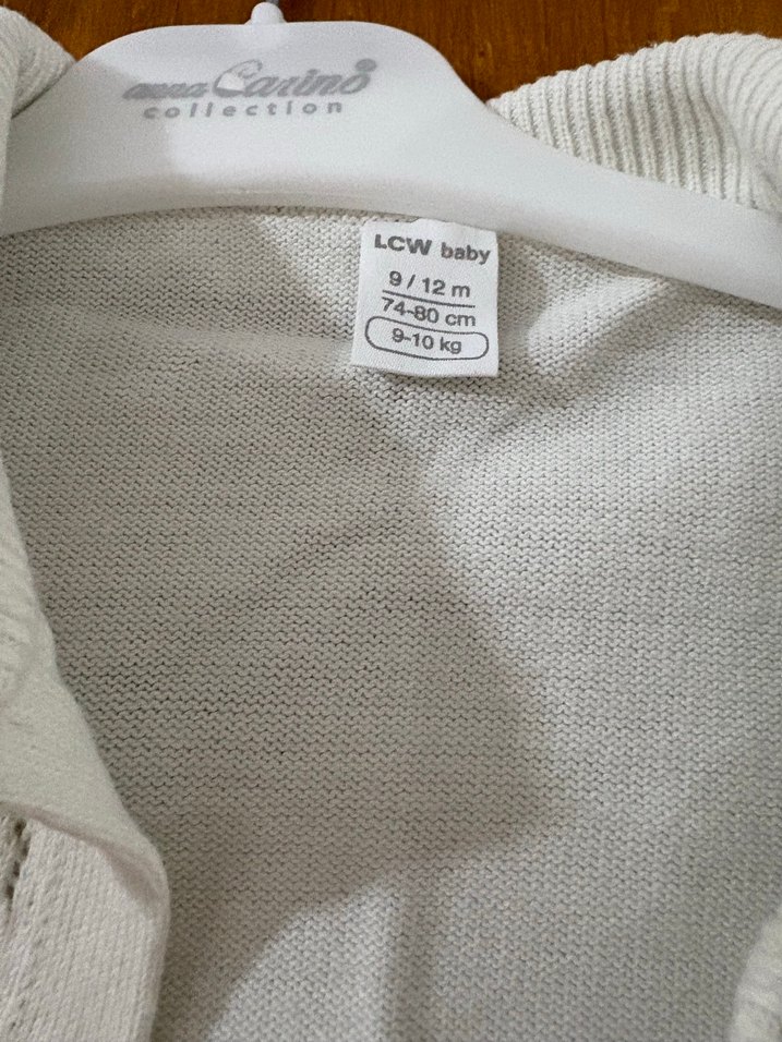 Beyaz Nakışlı Düğmeli Kız Bebek Hırka - Görsel 4