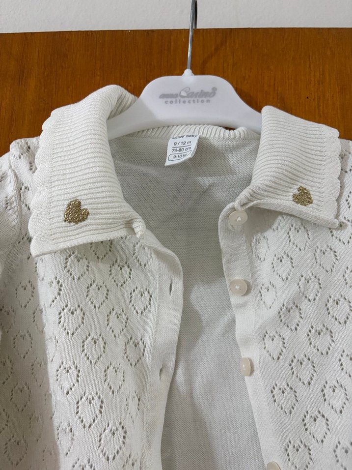 Beyaz Nakışlı Düğmeli Kız Bebek Hırka - Görsel 2