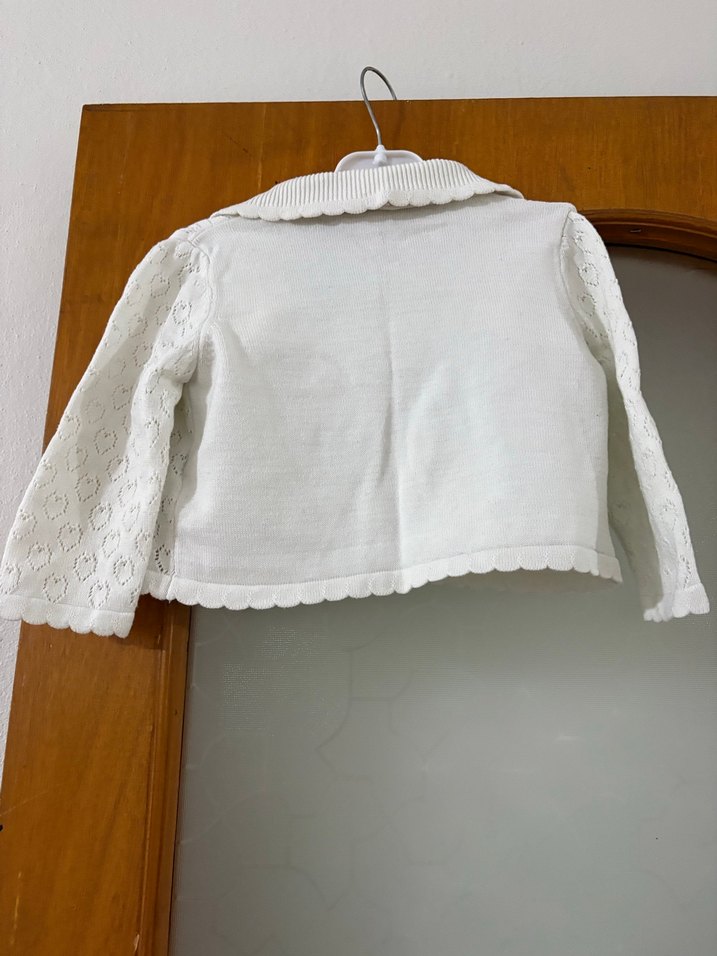 Beyaz Nakışlı Düğmeli Kız Bebek Hırka - Görsel 5