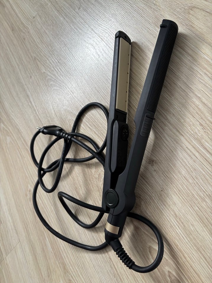 BaByliss Siyah Triple Pro Saç Düzleştirici - Görsel 3