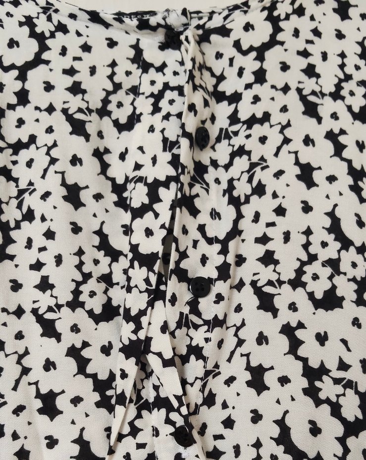 Uzun Kollu Fırfırlı Beyaz Desenli Uzun Elbise - Görsel 2