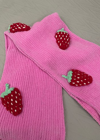 Nakışlı Çilek Detaylı Pembe Örgü Atkı - Görsel 2