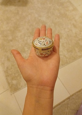 Çiçek Desenli Altın Renkli taki kutusu 2 li set - Görsel 5