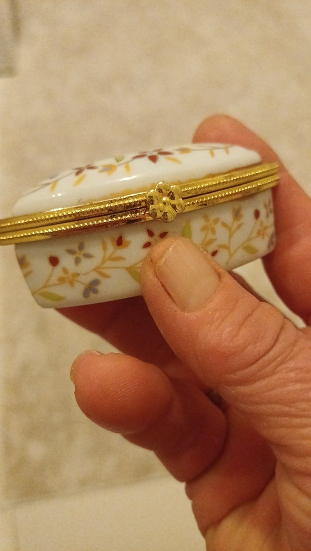 Çiçek Desenli Altın Renkli taki kutusu 2 li set - Görsel 2