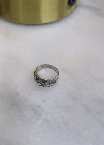 Gri Parlak Yılan Desenli Kadın Yüzük - Görsel 4