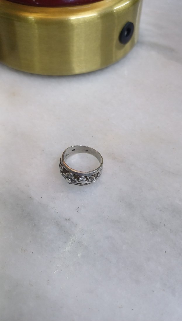 Gri Parlak Yılan Desenli Kadın Yüzük - Görsel 4