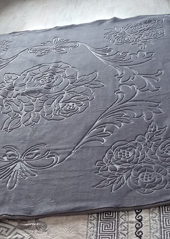 Gri Çiçek Desenli Battaniye - Görsel 4