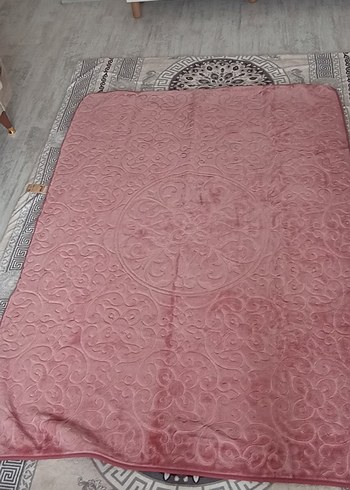 Pembe  Nakışlı Battaniye - Görsel 4