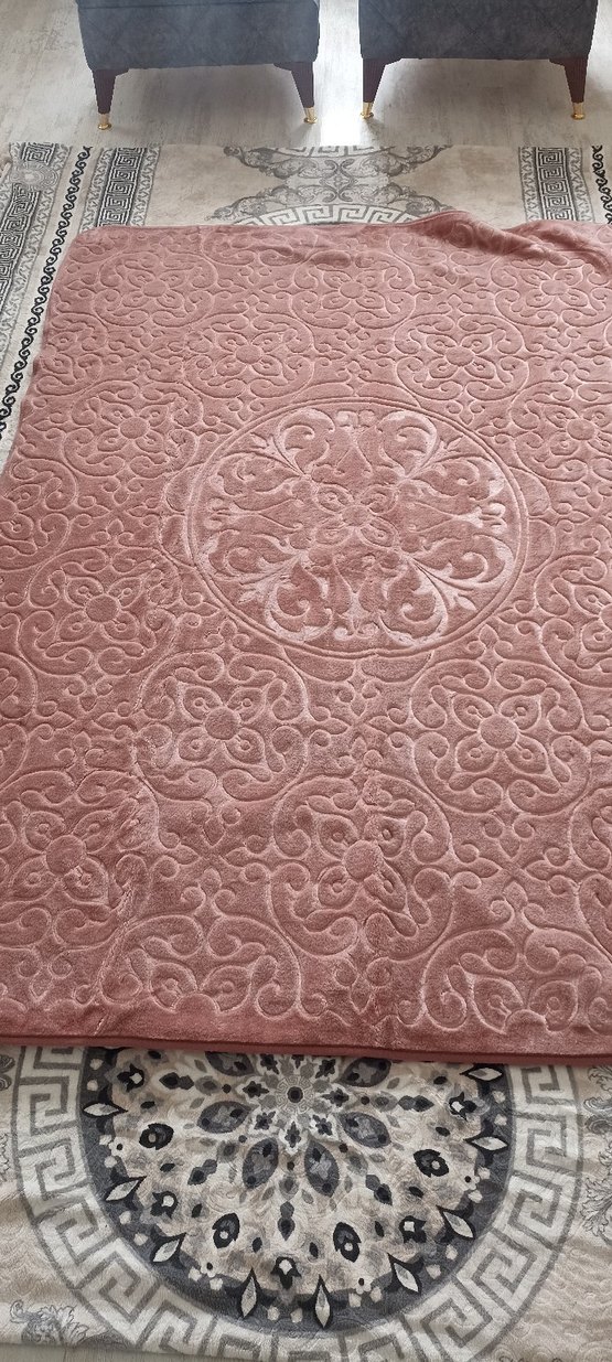 Pembe  Nakışlı Battaniye - Görsel 3