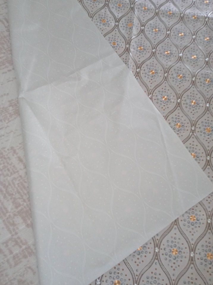 Gri desenli masa örtüsü veya yer sofrası - Görsel 4